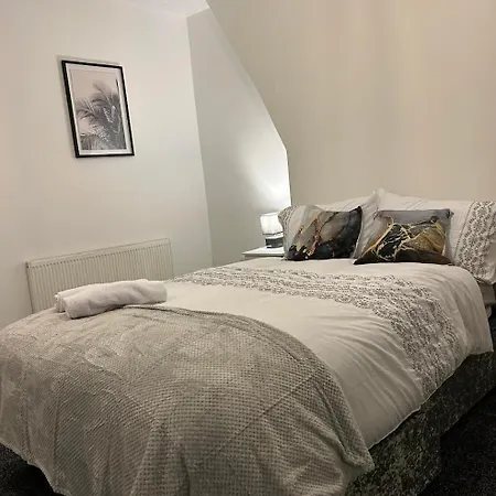 Comfortable, Spacious 2 Bedroom House Close To Etihad Stadium Stalybridge Exterior foto