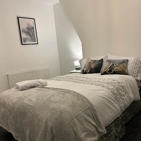 Comfortable, Spacious 2 Bedroom House Close To Etihad Stadium Stalybridge Exterior foto