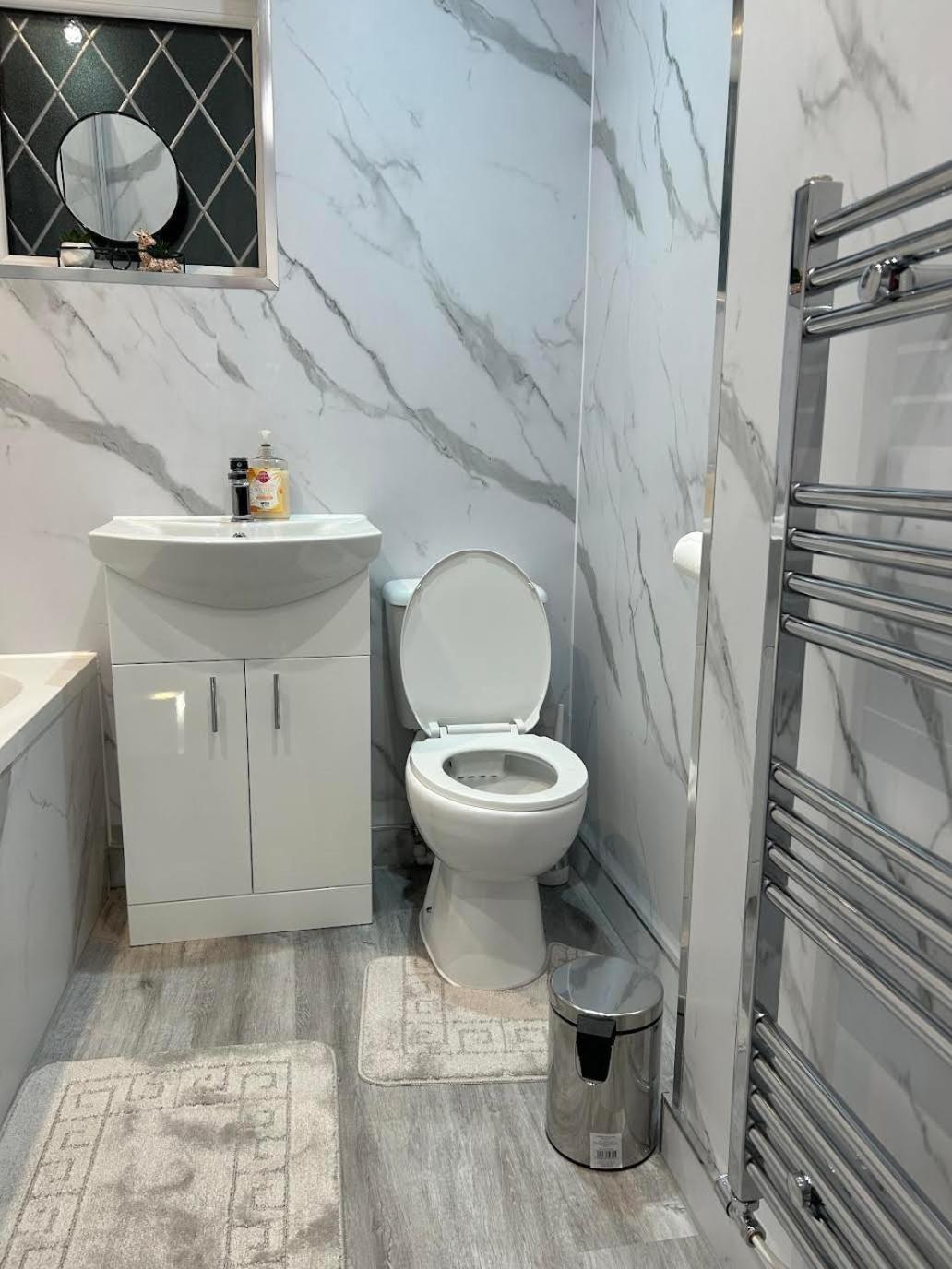 Holiday home Comfortable, Spacious 2 Bedroom House Close To Etihad Stadium Stalybridge